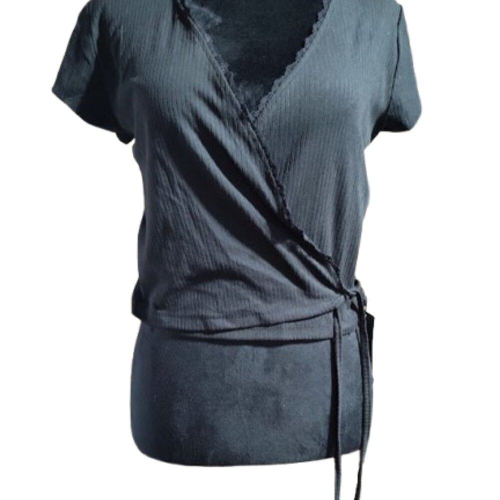 YMI Collections Black Crossbody Cropped Women's Blouse Size Large NWT - Picture 7 of 12
